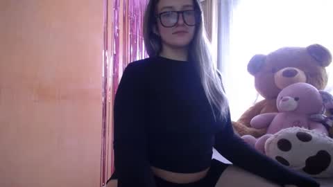 Snapshot of miss_lilieth chatting on 02-06-25, 03:52 lilieth  online show from 02-06-25, 03:52