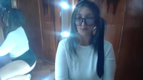 Snapshot of miss_lilieth chatting on 02-15-25, 08:33 lilieth  online show from 02-15-25, 08:33