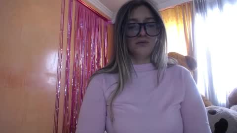 Snapshot of miss_lilieth chatting on 10-24-25, 04:58 lilieth  online show from 10-24-25, 04:58