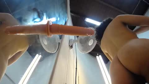 Snapshot of miss_m1a chatting on 11-29-25, 01:08 mia online show from 11-29-25, 01:08