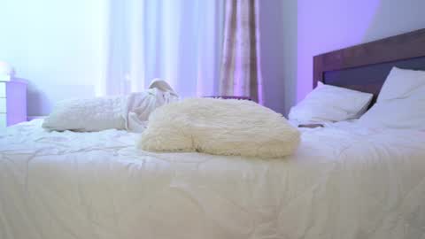 Snapshot of miss_maya chatting on 03-08-25, 09:50 Maya online show from 03-08-25, 09:50