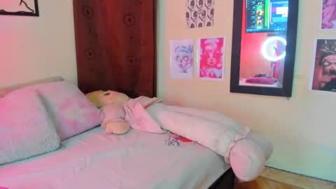 Snapshot of miss_meggaann chatting on 08-03-26, 07:28 MEGG online show from 08-03-26, 07:28