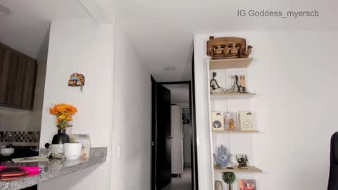 Goddess Myers  thumb up is important for me kisses  online show from 09-08-25, 10:20