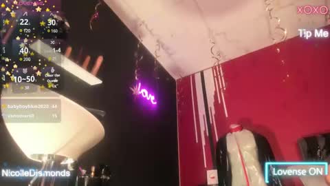 Snapshot of miss_nicolesds chatting on 01-21-25, 05:09 Miss Nicole online show from 01-21-25, 05:09