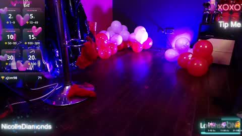 Snapshot of miss_nicolesds chatting on 02-19-25, 06:43 Miss Nicole online show from 02-19-25, 06:43