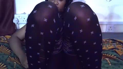 miss_rihanna2 online show from 10-30-25, 09:37