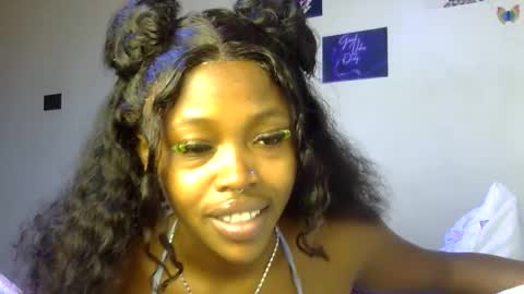 Snapshot of miss_sexyyy chatting on 10-13-25, 01:44 miss_sexyyy online show from 10-13-25, 01:44