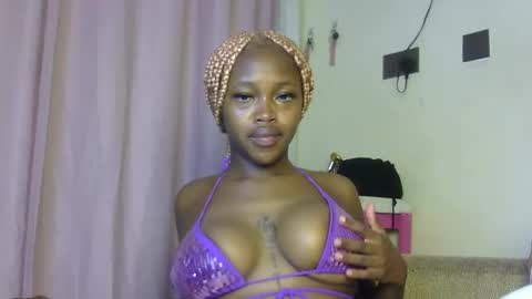 Snapshot of miss_sexyyy chatting on 10-28-25, 10:34 miss_sexyyy online show from 10-28-25, 10:34