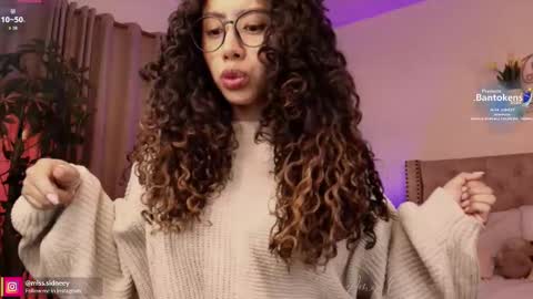 Snapshot of miss_sidney chatting on 10-02-25, 01:07 Amy Olivera online show from 10-02-25, 01:07