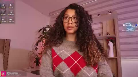 Snapshot of miss_sidney chatting on 10-07-25, 01:08 Amy Olivera online show from 10-07-25, 01:08
