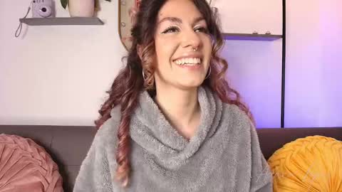 Snapshot of miss_toronto chatting on 09-24-25, 01:09 Adara Lpez online show from 09-24-25, 01:09