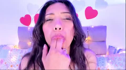 Snapshot of miss_veronica2 chatting on 02-13-25, 05:33 Miss Veronica online show from 02-13-25, 05:33