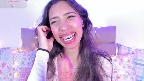 Snapshot of miss_veronica2 chatting on 02-17-25, 03:42 Miss Veronica online show from 02-17-25, 03:42