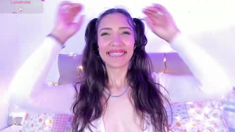 Snapshot of miss_veronica2 chatting on 02-17-25, 06:48 Miss Veronica online show from 02-17-25, 06:48