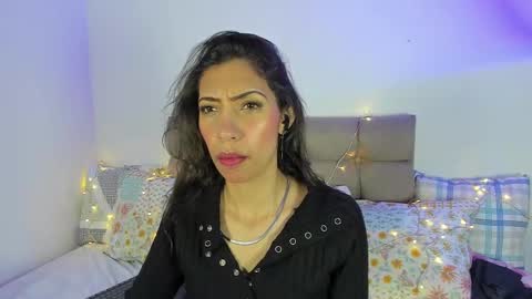 Snapshot of miss_veronica2 chatting on 02-18-25, 12:06 Miss Veronica online show from 02-18-25, 12:06
