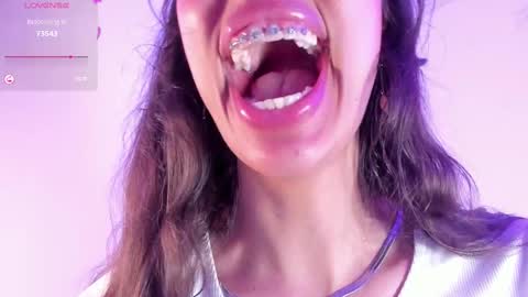 Snapshot of miss_veronica2 chatting on 02-24-25, 06:47 Miss Veronica online show from 02-24-25, 06:47