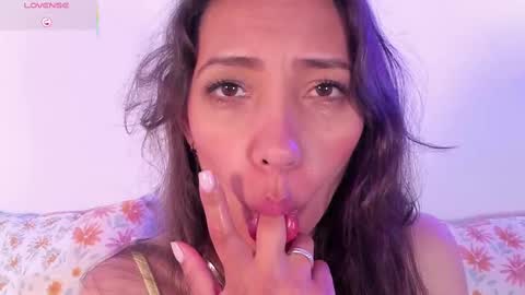 Snapshot of miss_veronica2 chatting on 03-05-25, 03:18 Miss Veronica online show from 03-05-25, 03:18