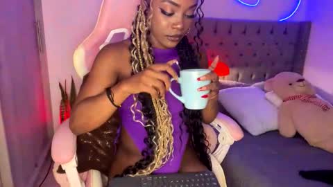 Snapshot of miss_west chatting on 12-14-24, 07:51 Tay Tay Independent Model online show from 12-14-24, 07:51