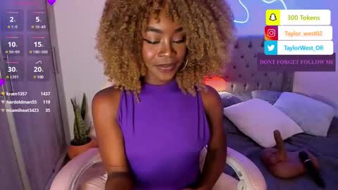 Snapshot of miss_west chatting on 03-08-25, 11:58 Tay Tay Independent Model online show from 03-08-25, 11:58