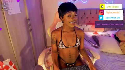 Snapshot of miss_west chatting on 10-17-25, 04:48 Tay Tay Independent Model online show from 10-17-25, 04:48