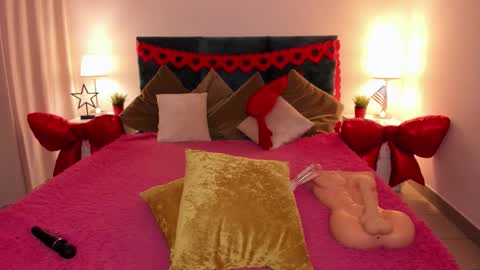 Snapshot of missangellina chatting on 02-12-26, 10:27 Angelina online show from 02-12-26, 10:27