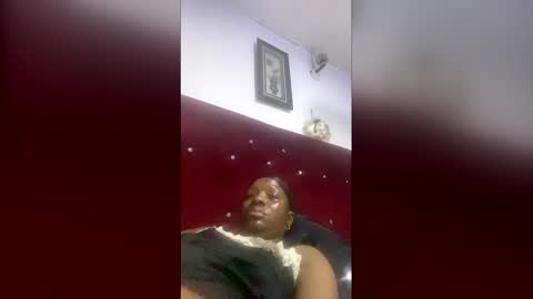 Missbelle online show from 12-22-25, 01:24