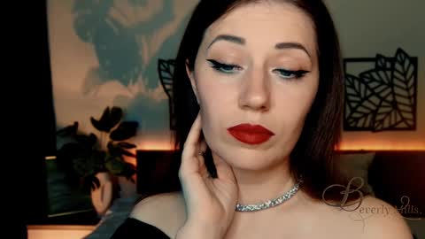 The divine Beverly online show from 12-12-24, 06:42