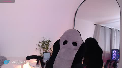 MissBlair online show from 12-31-24, 05:33