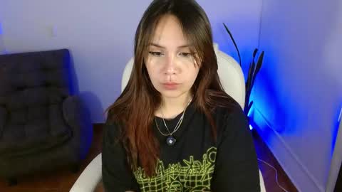 Daphne  online show from 10-19-25, 03:01