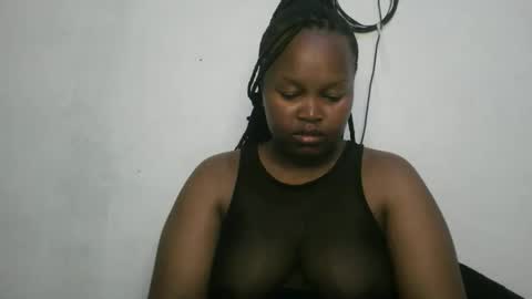 Snapshot of missebonyqueen chatting on 11-16-25, 07:47 Shan online show from 11-16-25, 07:47