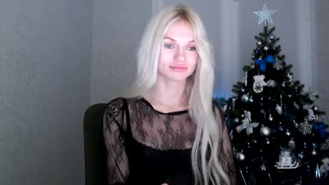 Snapshot of missemma1111 chatting on 01-17-25, 02:39 EMMA online show from 01-17-25, 02:39