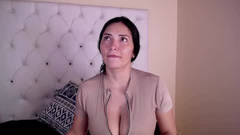 Danna online show from 12-18-24, 08:25