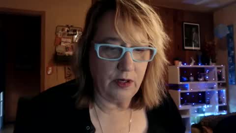 Snapshot of misskittyfox chatting on 12-02-24, 05:37 MissKittyFox online show from 12-02-24, 05:37