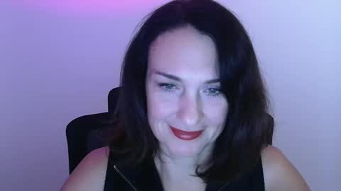 Snapshot of misskristyyy chatting on 11-01-25, 12:18 Christina online show from 11-01-25, 12:18