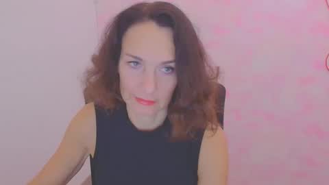 Snapshot of misskristyyy chatting on 11-04-25, 12:15 Christina online show from 11-04-25, 12:15