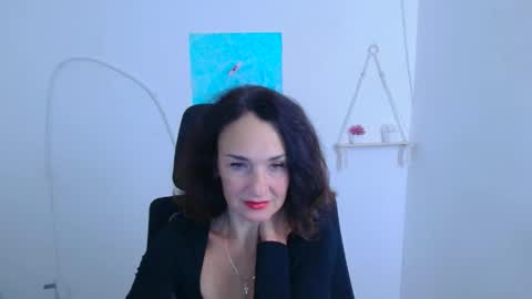 Snapshot of misskristyyy chatting on 12-03-25, 12:25 Christina online show from 12-03-25, 12:25