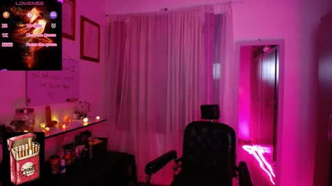 Snapshot of misslana_wn chatting on 09-27-25, 05:01 LanaLul online show from 09-27-25, 05:01