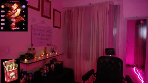 Snapshot of misslana_wn chatting on 10-05-25, 10:29 LanaLul online show from 10-05-25, 10:29