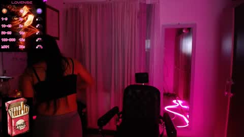 Snapshot of misslana_wn chatting on 10-20-25, 04:13 LanaLul online show from 10-20-25, 04:13