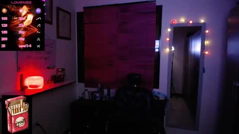 Snapshot of misslana_wn chatting on 11-19-25, 05:29 LanaLul online show from 11-19-25, 05:29