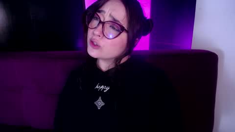 Snapshot of missloise chatting on 12-19-24, 07:40 Miss Loise online show from 12-19-24, 07:40