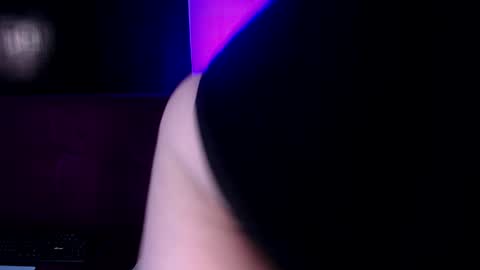 Snapshot of missloise chatting on 12-29-24, 12:45 Miss Loise online show from 12-29-24, 12:45