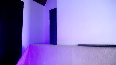 Snapshot of missloise chatting on 01-09-25, 06:47 Miss Loise online show from 01-09-25, 06:47