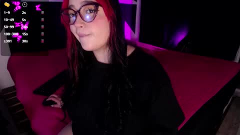 Snapshot of missloise chatting on 02-12-25, 11:29 Miss Loise online show from 02-12-25, 11:29