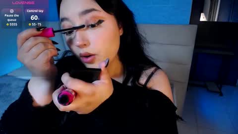 Snapshot of missloise chatting on 09-19-25, 04:25 Miss Loise online show from 09-19-25, 04:25