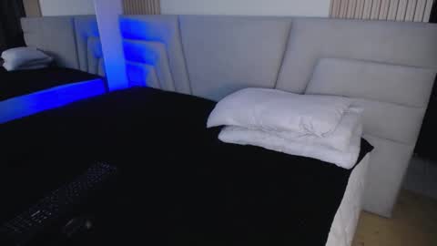 Snapshot of missloise chatting on 11-04-25, 03:38 Miss Loise online show from 11-04-25, 03:38