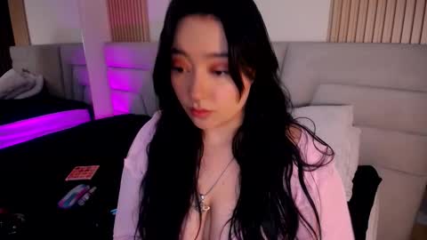 Snapshot of missloise chatting on 11-10-25, 03:38 Miss Loise online show from 11-10-25, 03:38