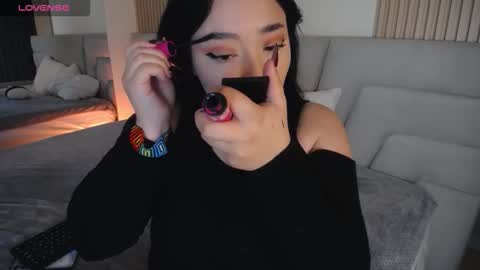 Snapshot of missloise chatting on 11-29-25, 03:09 Miss Loise online show from 11-29-25, 03:09