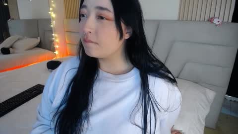 Snapshot of missloise chatting on 12-15-25, 02:38 Miss Loise online show from 12-15-25, 02:38