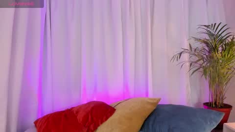 i am lyn online show from 03-01-25, 03:21